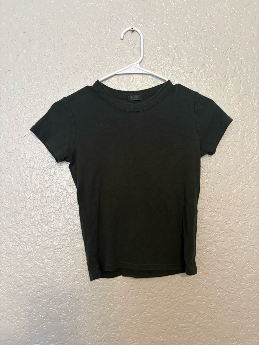 Brandy Melville j. galt hailie Dark Green Short Sleeve Crew Tee - Picture 2 of 3